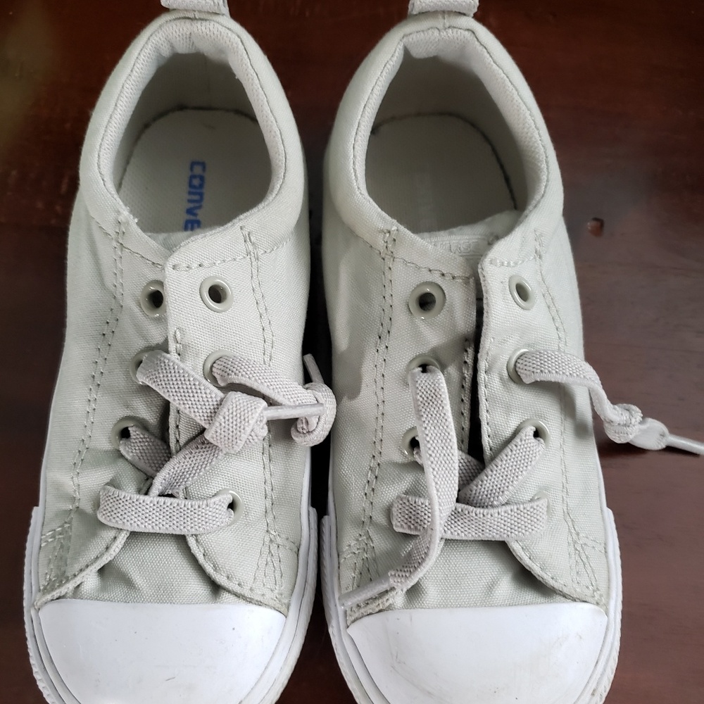 Boys converse